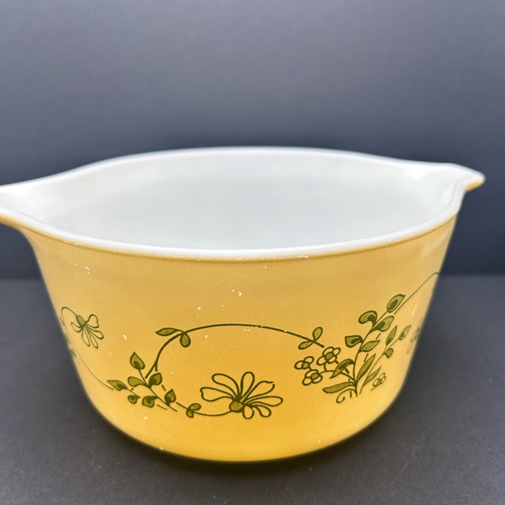 PYREX SHENANDOAH 473-B MIXING BOWL YELLOW WITH GREEN FLOWERS 3-1/4”x6”